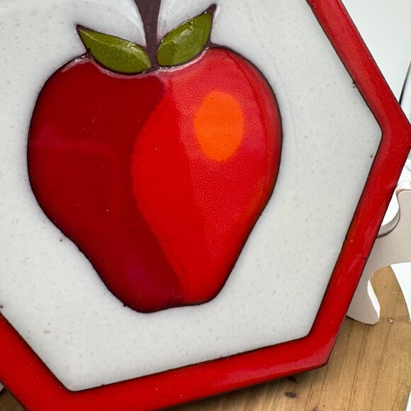 Vintage Hand Painted Apple Texeramics Quarry Tile Trivet - Picture 3 of 9